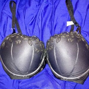 Victoria’s Secret Black Lace push-up bra 36DDD or 36 F equivalent